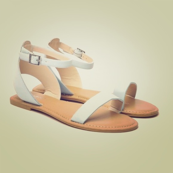 Brand New leather-like sandals! 🔹🔹🔹