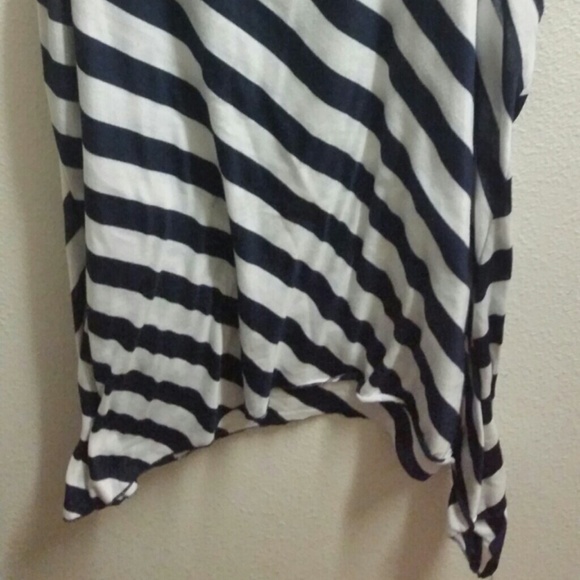 Shark bite hem top*[SOLD]* - Picture 2 of 2