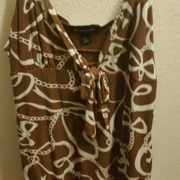 Smooth brown and white top