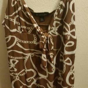 Smooth brown and white top