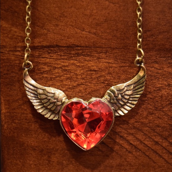 Red heart wings chain necklace - Picture 1 of 4