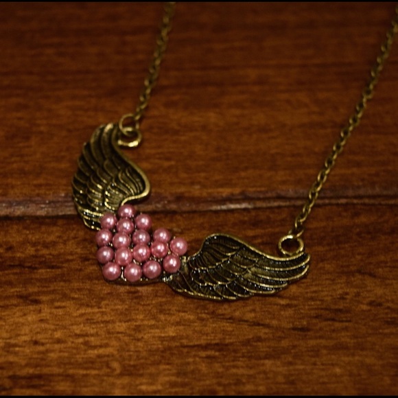 Flying Pearl Heart Chain Necklace - Picture 3 of 3