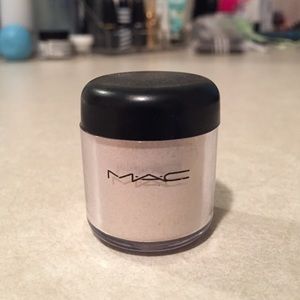 MAC Vanilla pigment