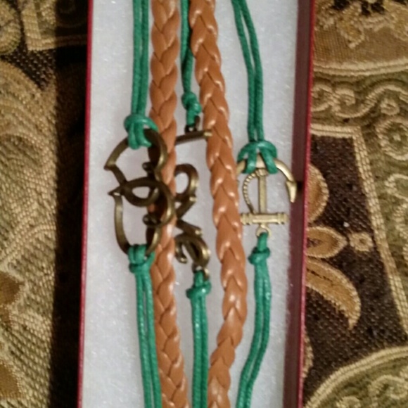 Bracelet