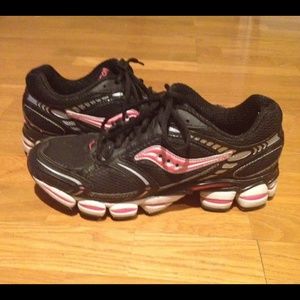 Bundle for Missysteam. Saucony and Brooks sneakers