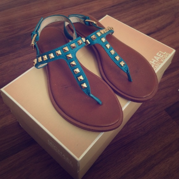 ✨✨SOLD✨✨ Michael Kors sandals - Picture 1 of 3