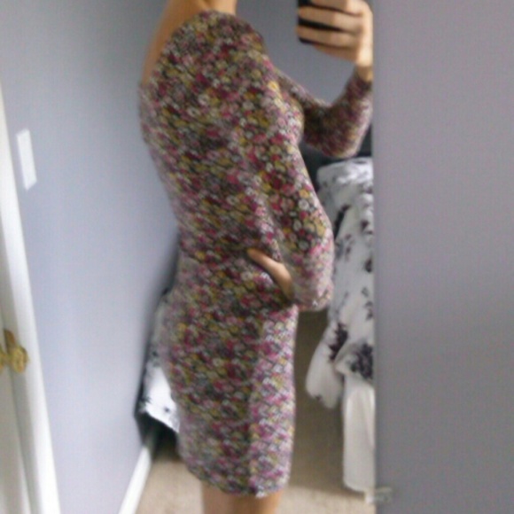 Long sleeved Floral dress - Picture 2 of 2