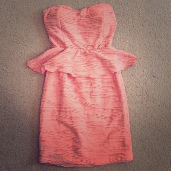 Pink bodycon peplum dress