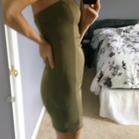Olive Strapless dress - Picture 2 of 3