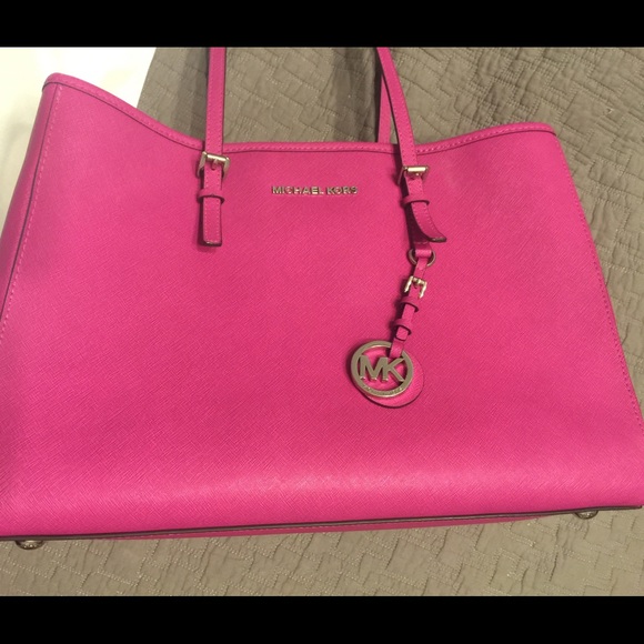 HOT PINK- Michael Kors Tote - Picture 2 of 4