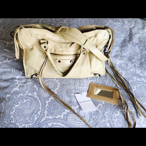 Balenciaga Arena Classic City-Nude