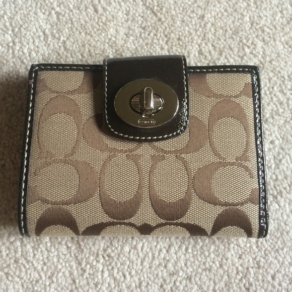 Coach Clutches & Wallets - NWT Authentic Coach Wallet