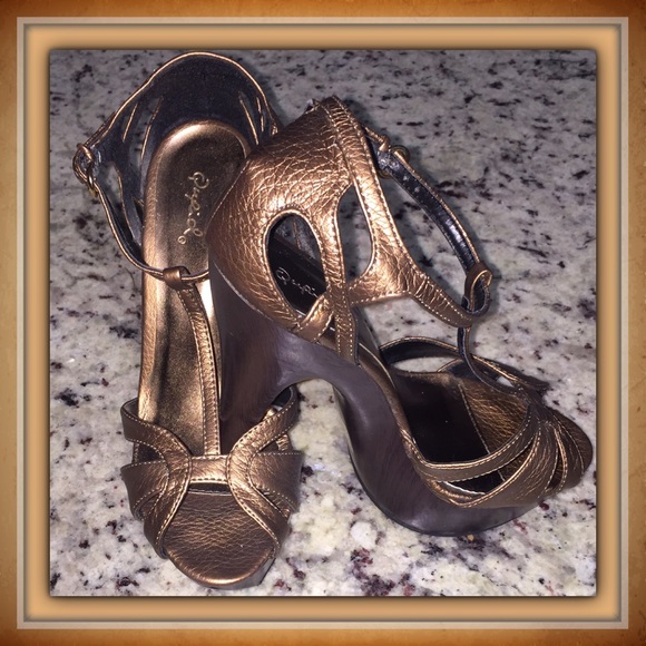 SOLD - Picture 2 of 4