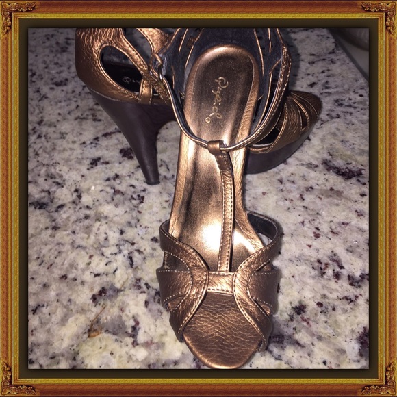 SOLD - Picture 4 of 4