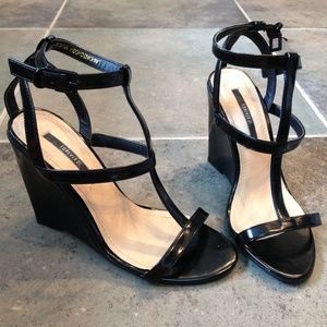 Black strappy wedges