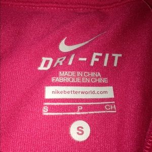 Pink nike dri-fit quarter length zip up shirt