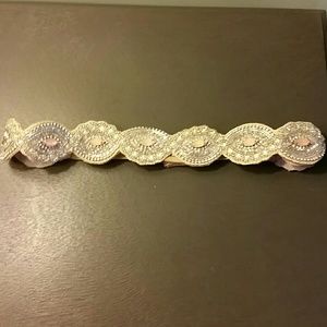Anthropologie snap belt with beads small