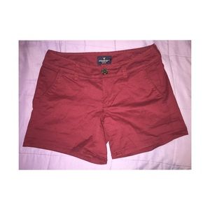 Burgundy short