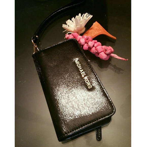 📌LAST MARKDOWN📌 Michael Kors Cellphone Wallet