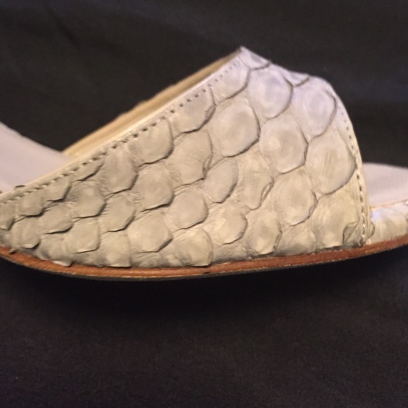 Shoes - Picture 2 of 4
