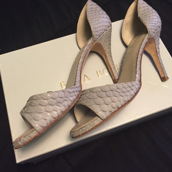 Shoes - Picture 4 of 4