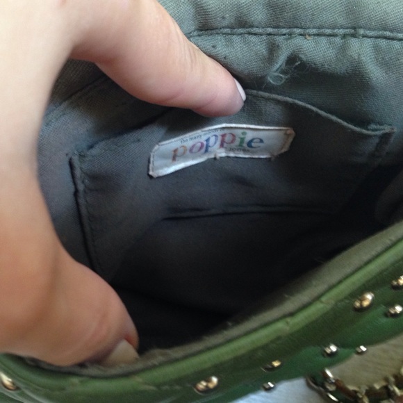 ❌SOLD❌ Olive Green Cross Body Bag with Gold Studs - Picture 4 of 4