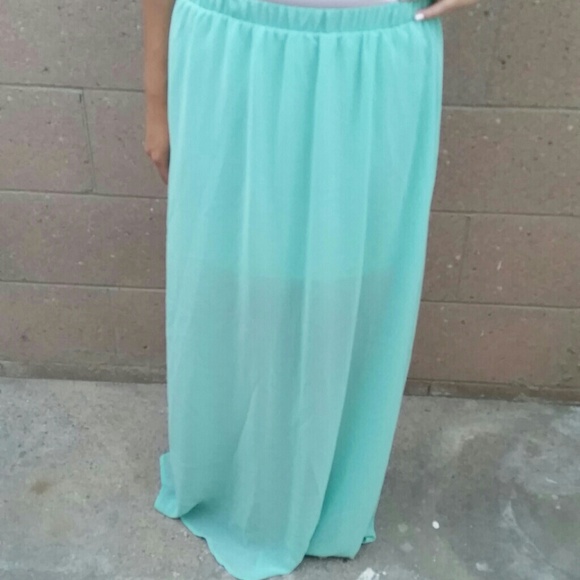 Dresses & Skirts - Mint maxi skirt