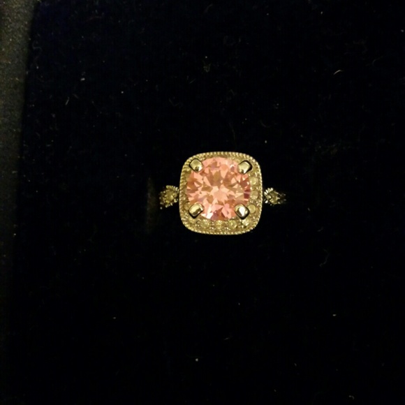 Pink ice ring