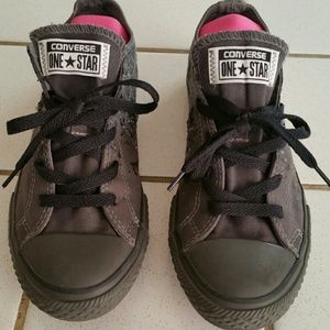 Converse One Star Low Top Shoes