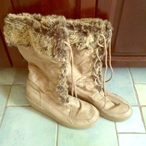 Fur boots