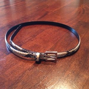 ANN TAYLOR BELT size: XS  Black & Light creams