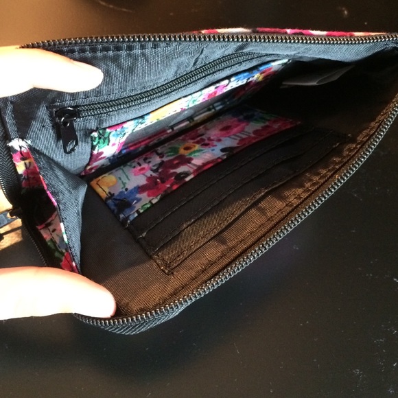 Purse - Picture 2 of 2