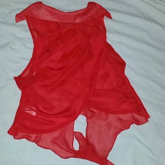 Cris cross Sheer red top - Picture 2 of 2
