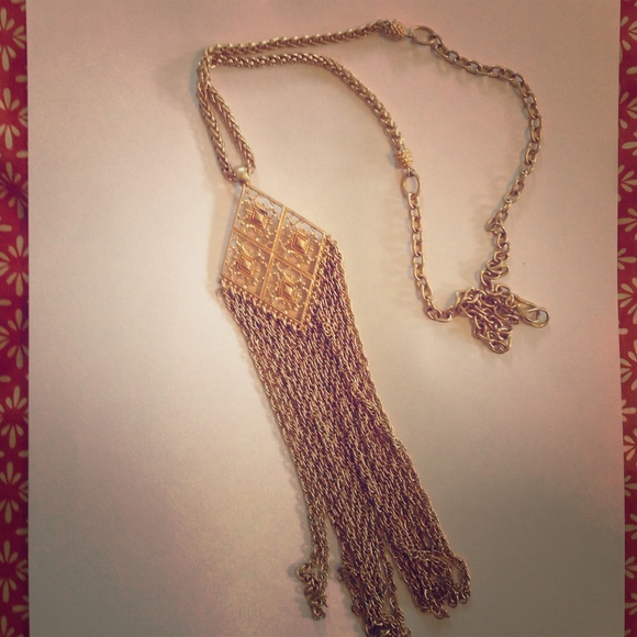 STELLA AND DOT MACKENA PENDANT