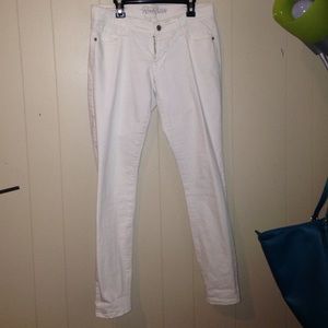 White skinny jeans