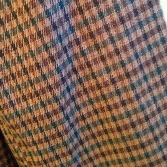 ๐ซSOLD Plaid blazer with faux leather elbow pads๐ซ - Picture 2 of 4