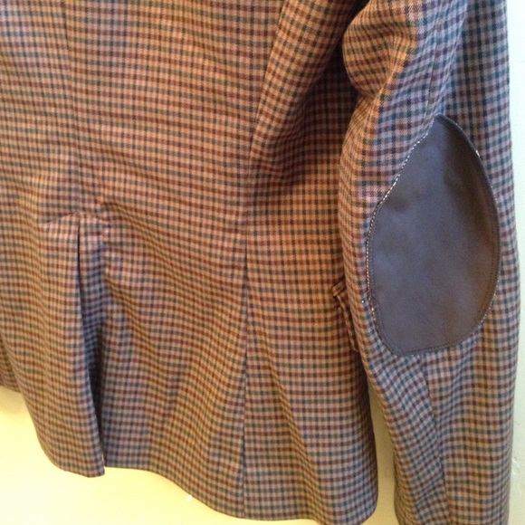 ๐ซSOLD Plaid blazer with faux leather elbow pads๐ซ - Picture 4 of 4