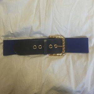 Arden B blue oversized belt