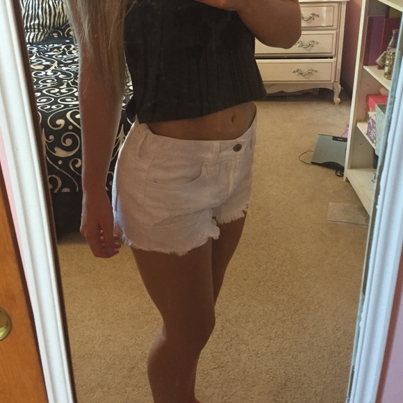 hollister high waisted white shorts