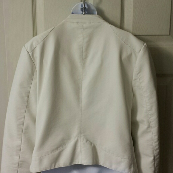 White jacket - Picture 2 of 3