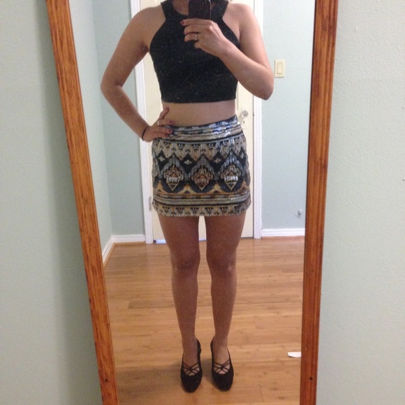 Forever 21 BUNDLE Skirt and Crop Top - Picture 2 of 4