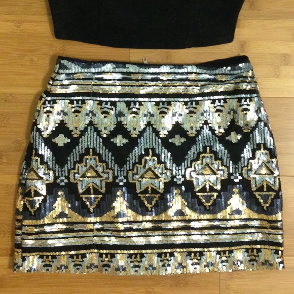 Forever 21 BUNDLE Skirt and Crop Top - Picture 4 of 4