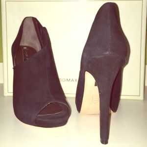 BCBG MAXAZARIA Peep Toe Bootie