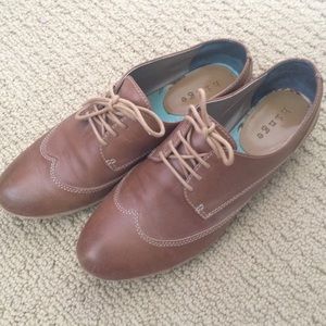Brown Hinge Oxfords