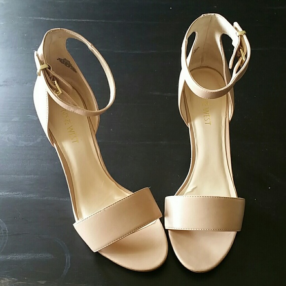 Nine West Nude Pumps