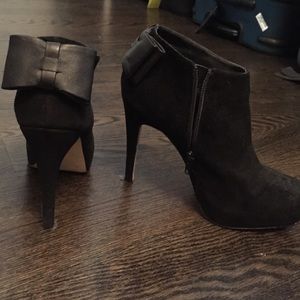 DV Dolce vita bow detail faux suede booties