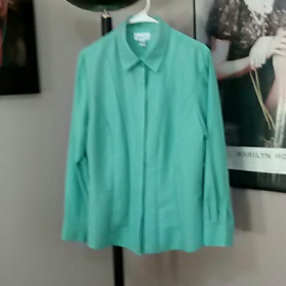 Green blouse 97% cotton, 3% lastol  XLA .