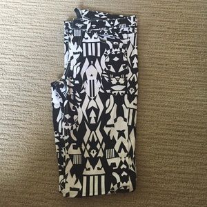 H&M black and white patterned jeans