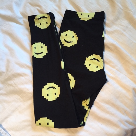 😊🎮happy leggings- video game style smileys