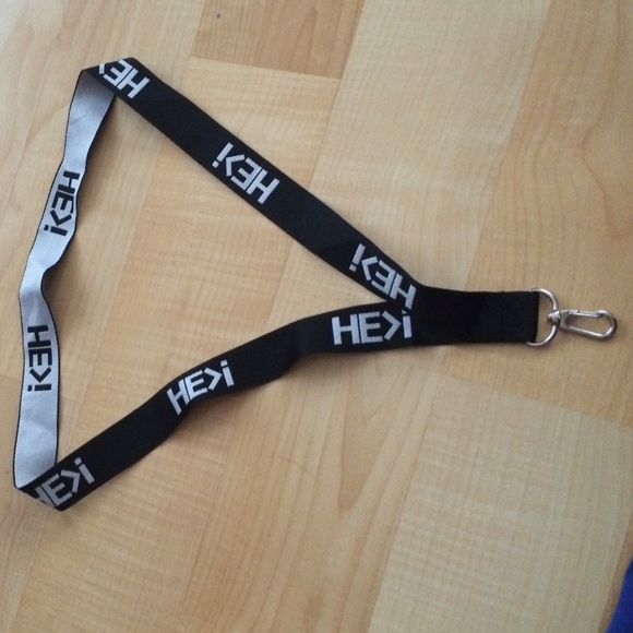 He>i keychain